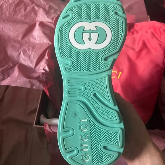 Gucci Ultrapace Sneakers - Picture 5 of 8